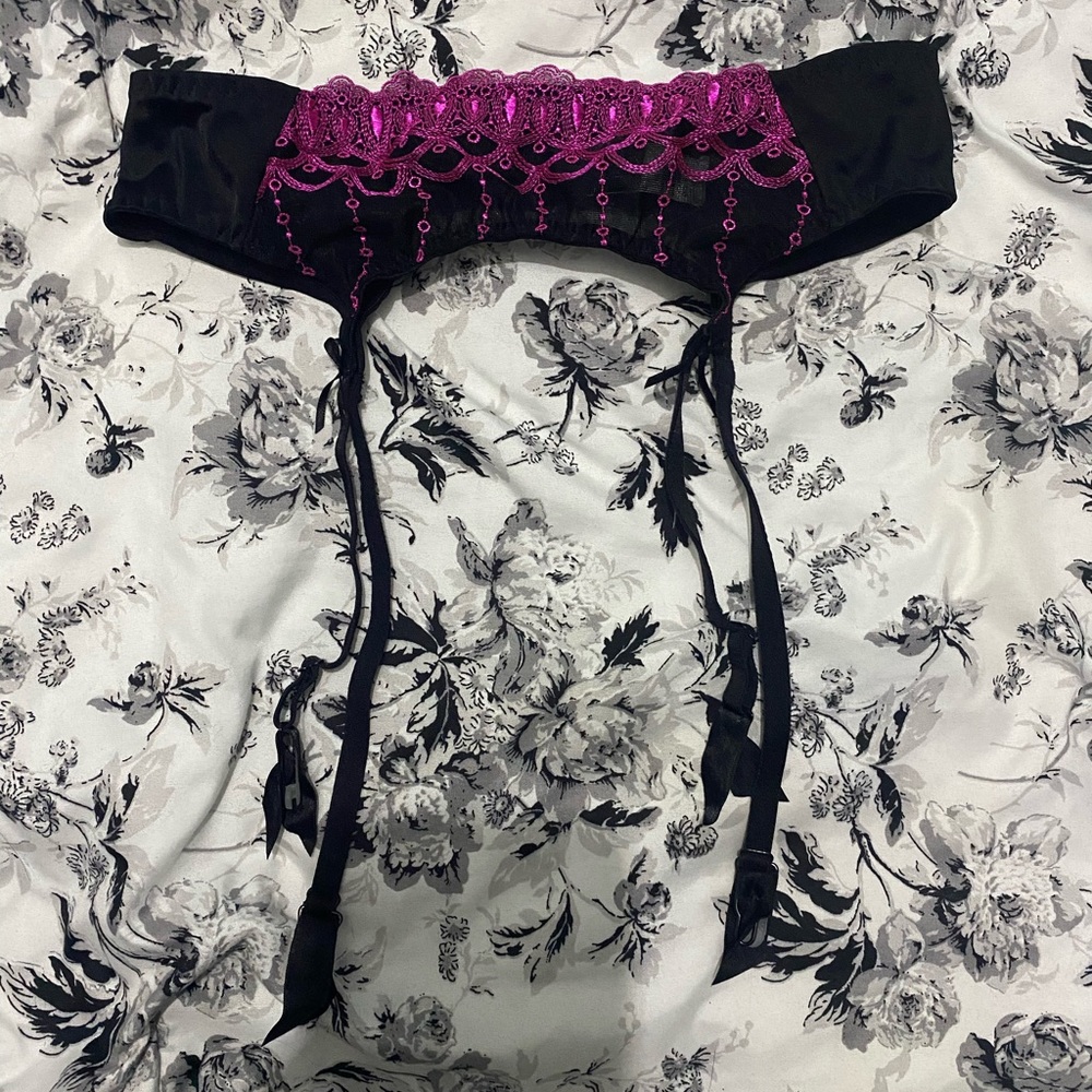 Garter belt